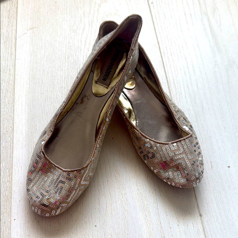 Steve Madden Gold Flats Elegant Lace Design